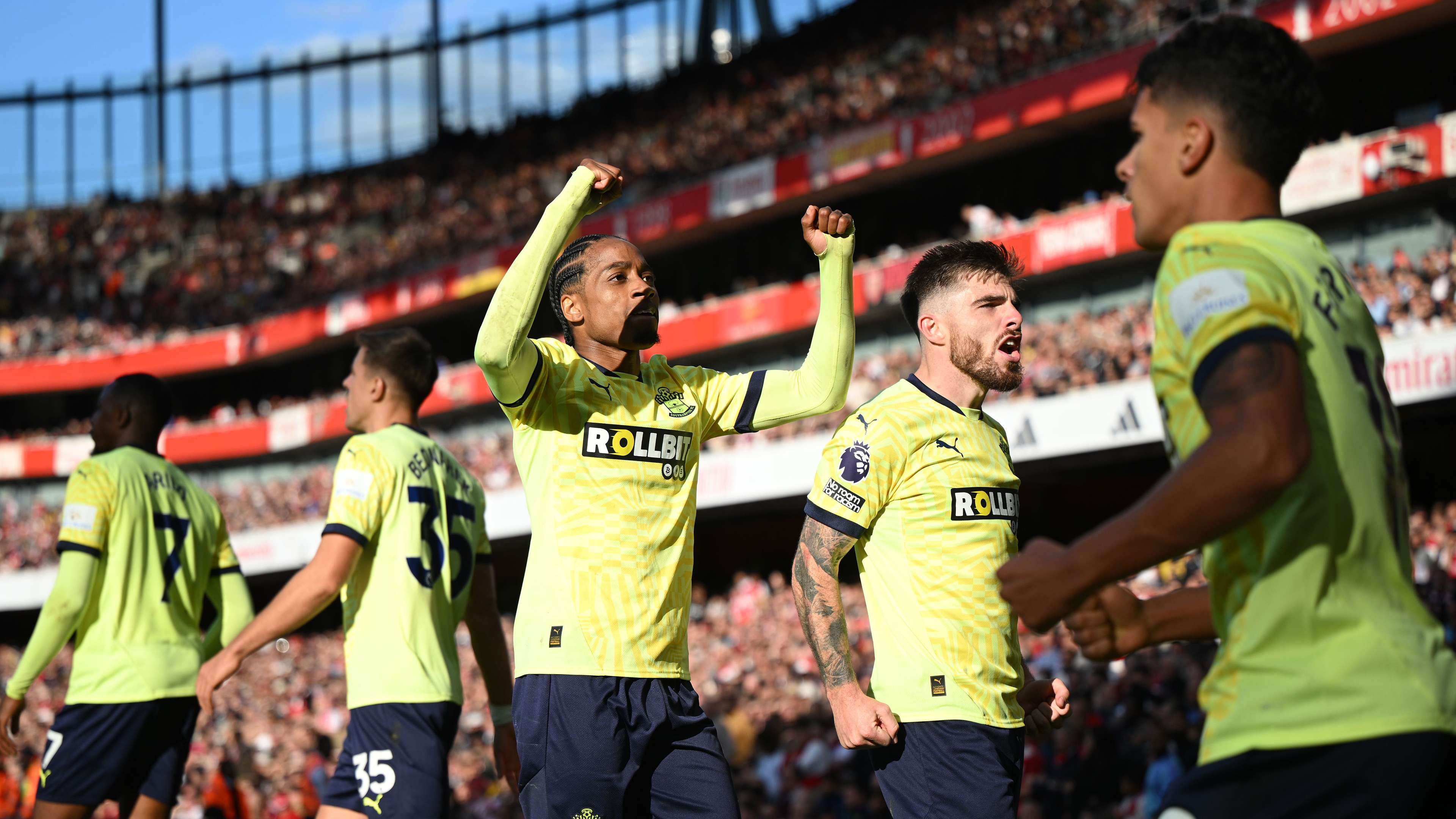 队的动态引 队的动态引